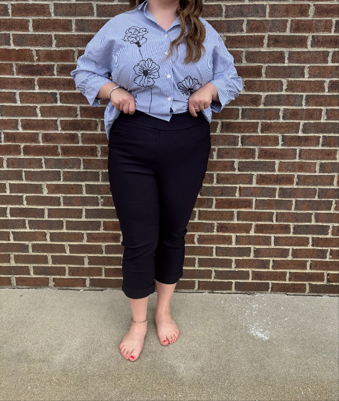 Charlie B Navy Stretch Pull-On Capri Pants