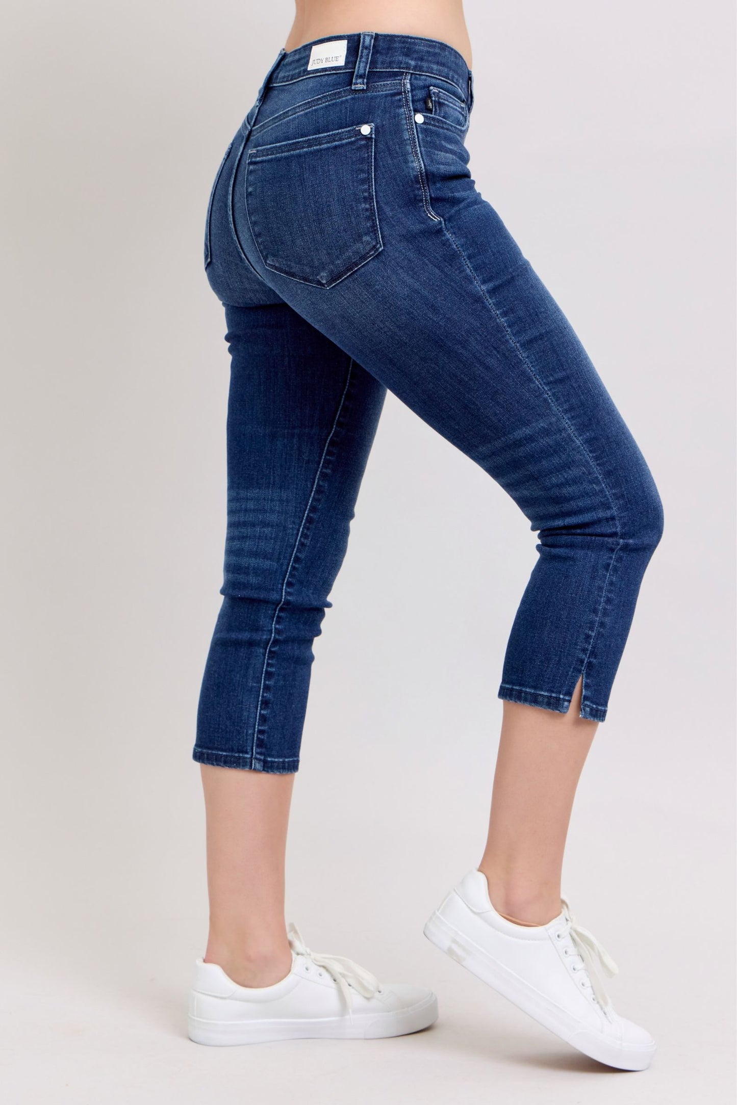 Judy Blue Dark Wash Capris