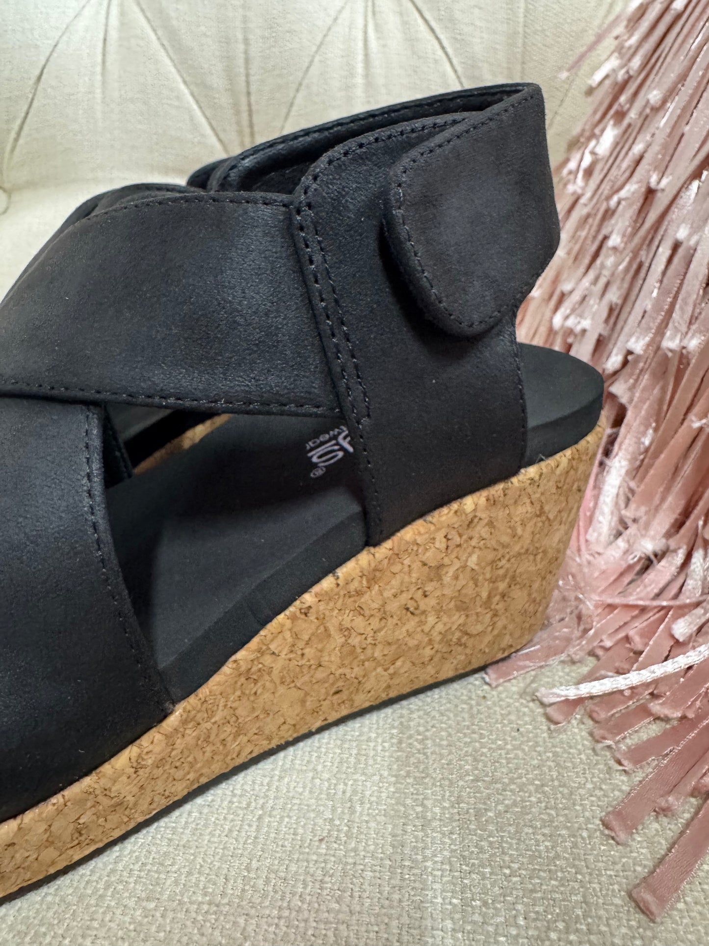 Corkys Case Closed wedges - Black
