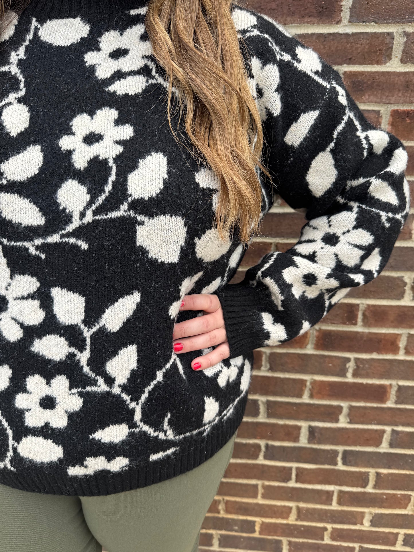 Keren Hart Black & White Floral Knit Sweater