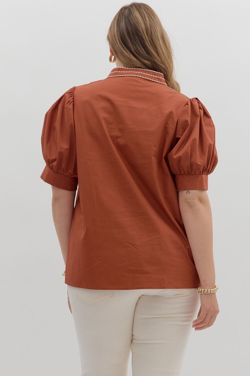 Entro Embroidered V-neck top
