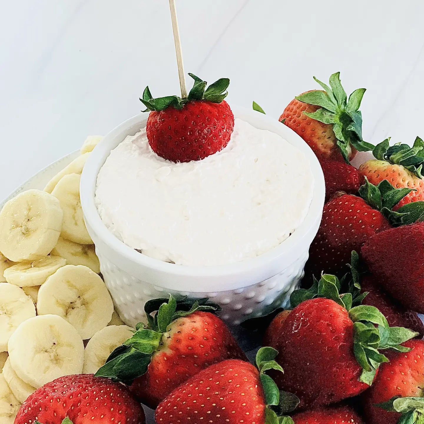 Strawberries N Cream Cheesecake Dip