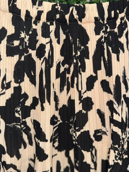 Keren Hart Black & Tan Floral Mini Pleat Midi Skirt