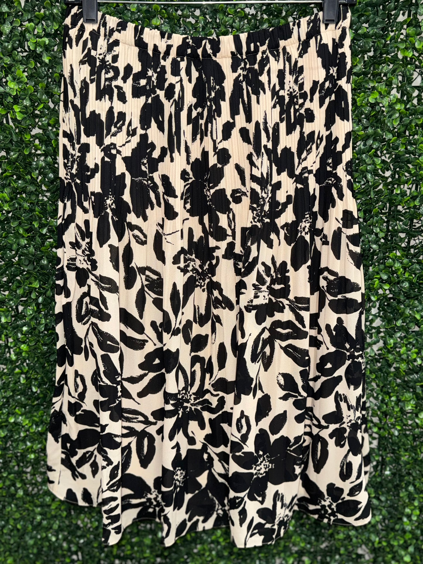 Keren Hart Black & Tan Floral Mini Pleat Midi Skirt