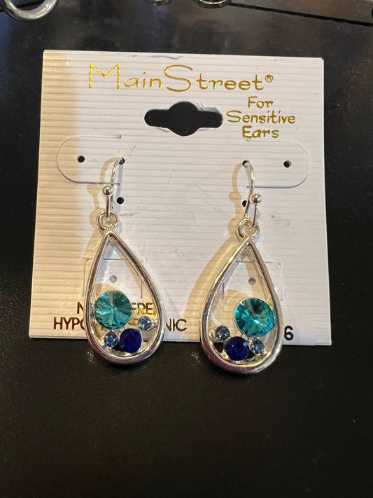 Silver teardrop earrings with 3 blue stones #16