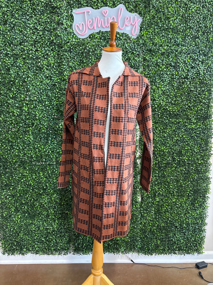 Keren Hart Long Spice and Black Plaid Cardigan styled with jeans and boots for fall fashion, modest church outfits for fall, Thanksgiving outfit ideas, pumpkin patch outfits, and fall family photo outfits.