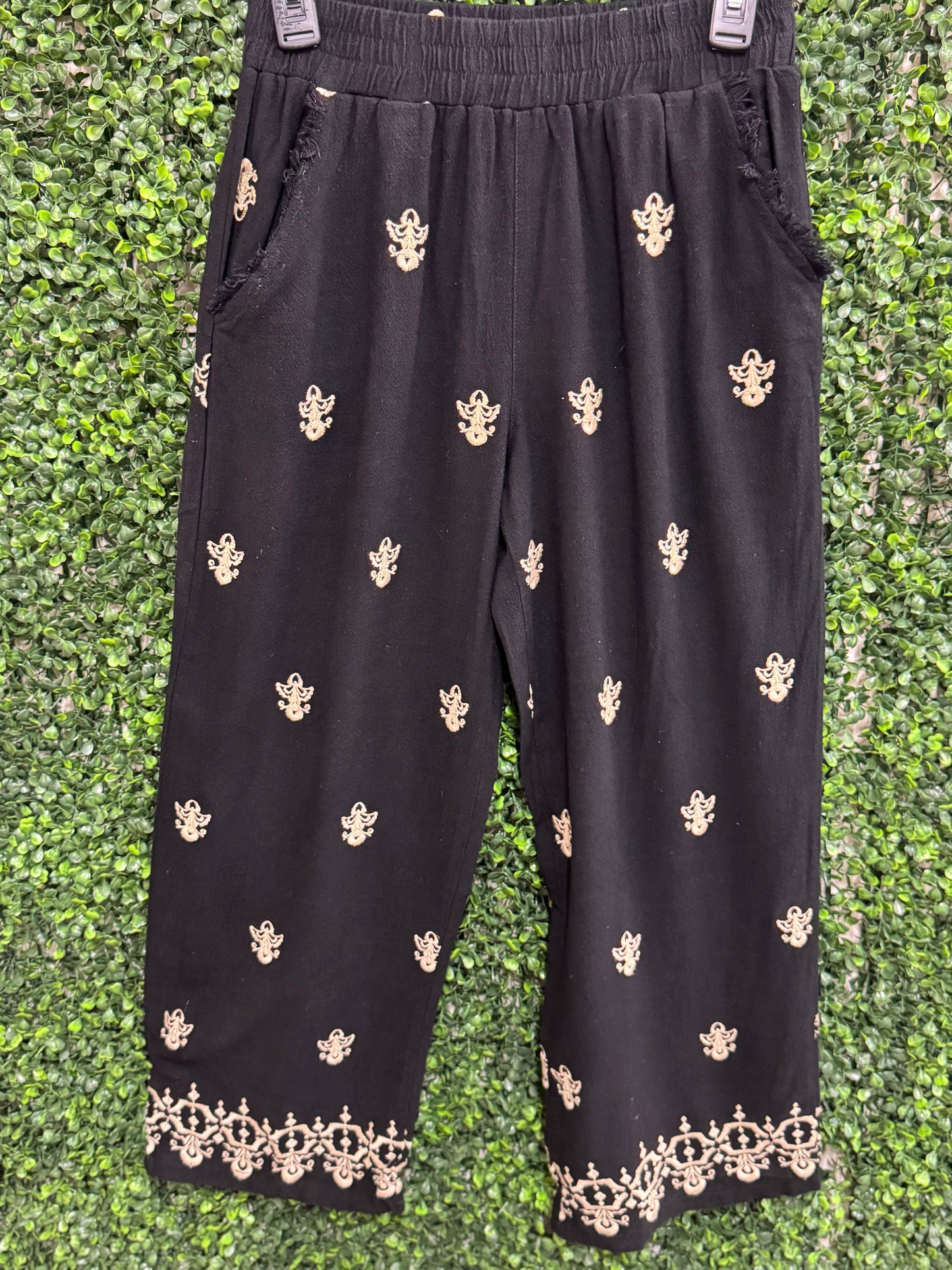 Umgee Black Linen Blend Wide Leg Pants with Detail