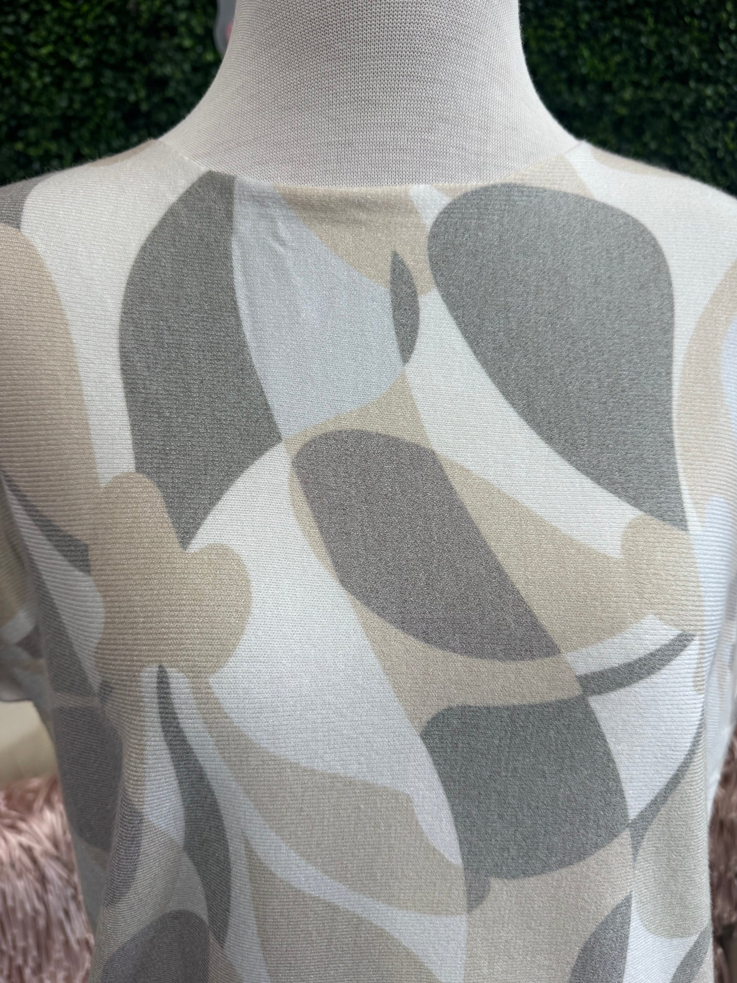 Keren Hart Neutral Geometric Floral Short Sleeve Sweater