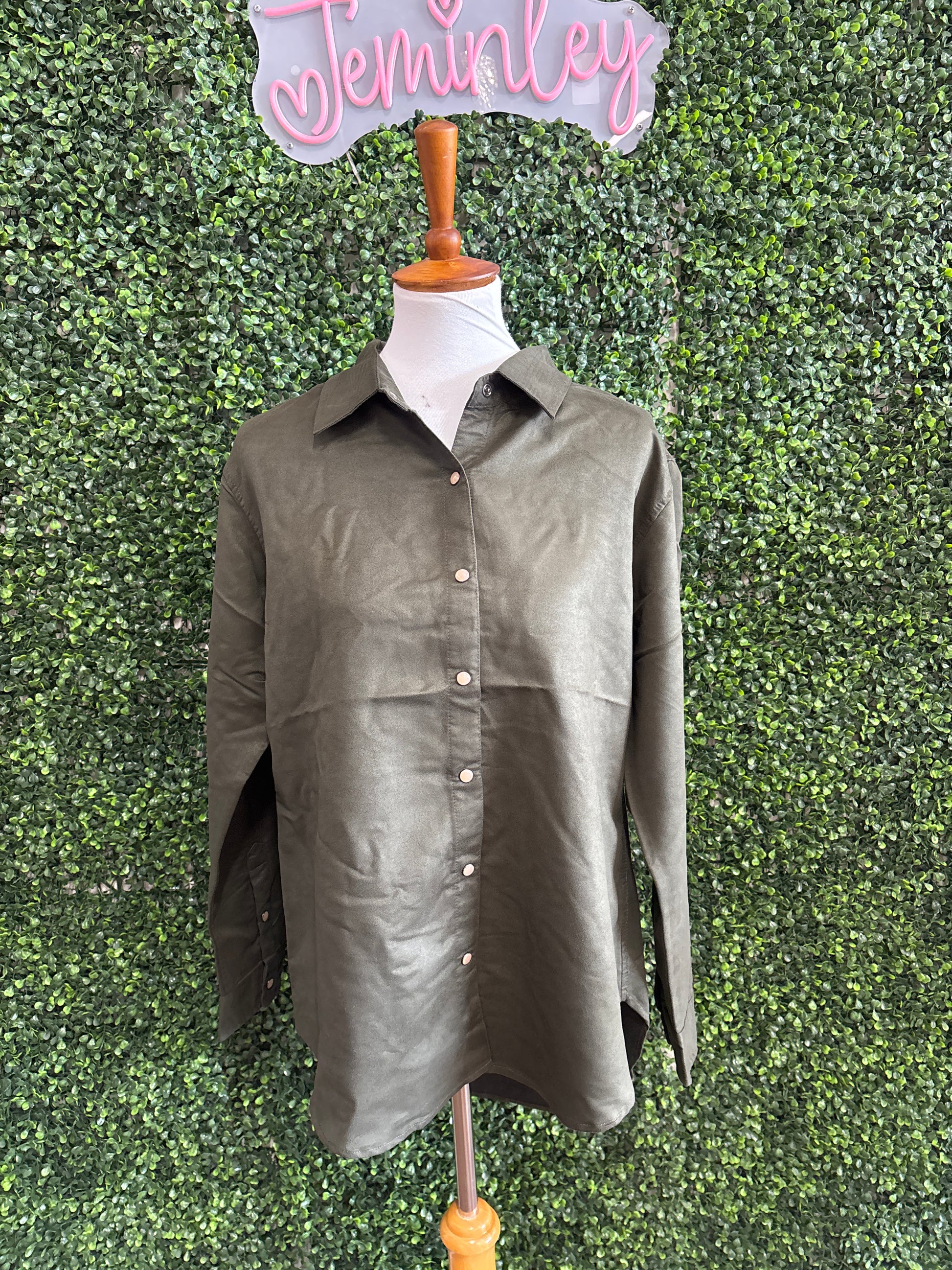 Keren Hart Army Green Button Down styled with jeans and boots for fall fashion, modest church outfits for fall, Thanksgiving outfit ideas, pumpkin patch outfits, and fall family photo outfits.