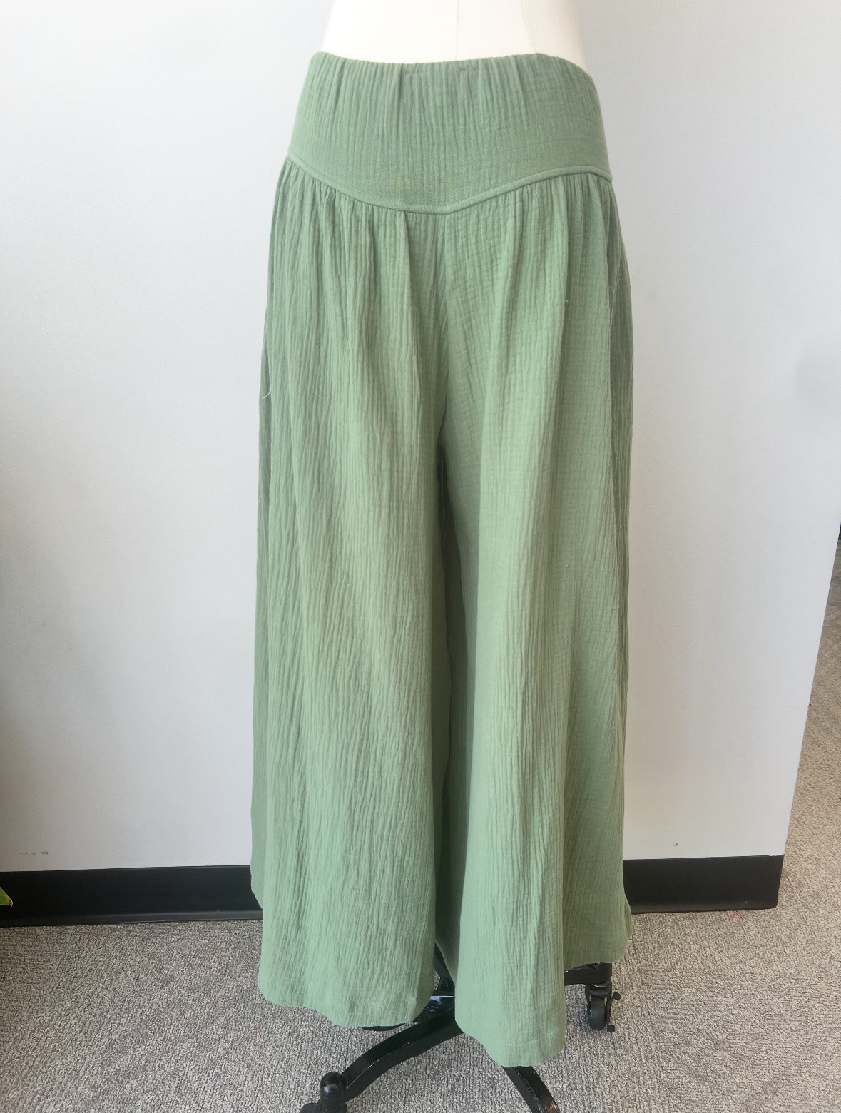 Carole Christian Cotton Gauze Pull On Pants