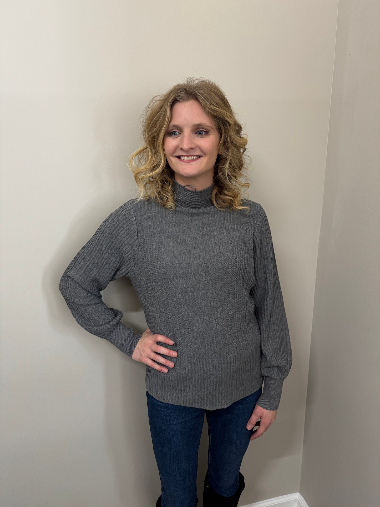 Keren Hart Ribbed Balloon Sleeve Gray Sweater