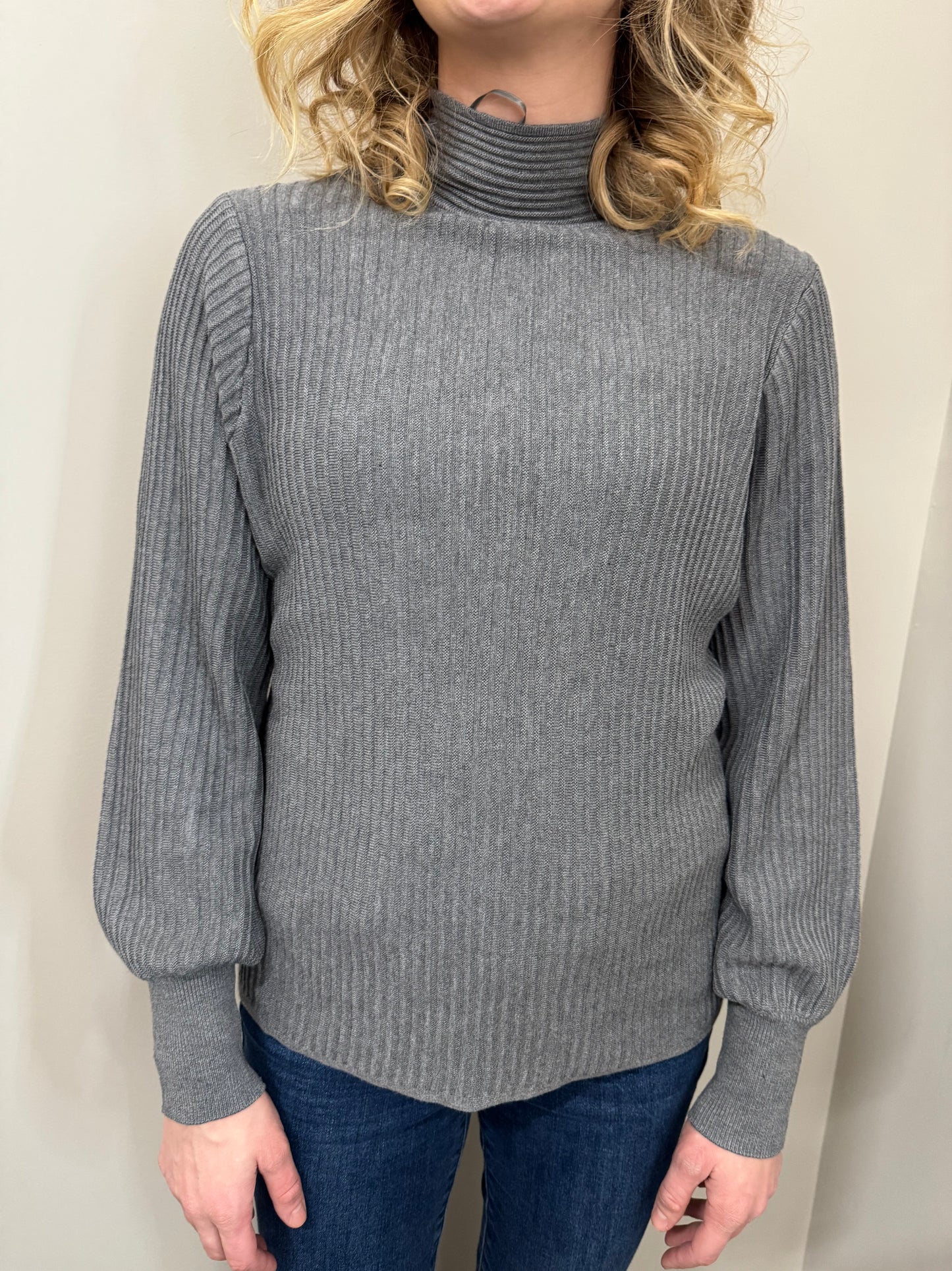Keren Hart Ribbed Balloon Sleeve Gray Sweater