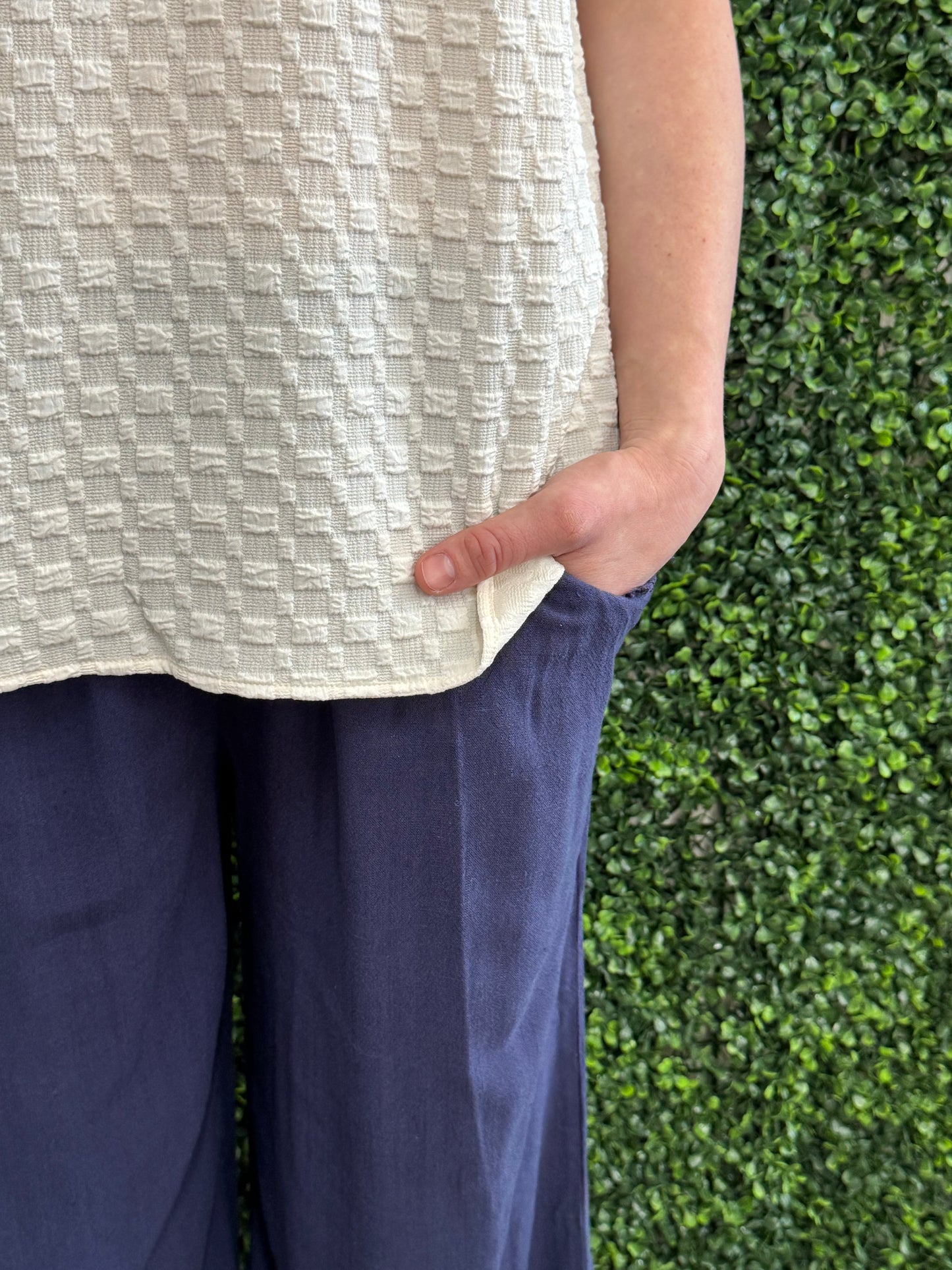 Umgee Linen Blend Elastic Waist Bottoms - Navy