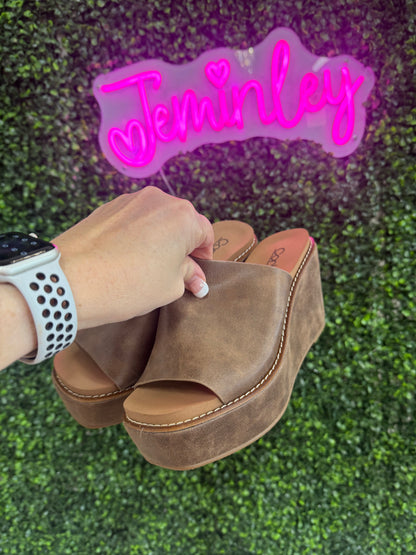 Corkys Mug Shot Tan Oil Slip on Wedges