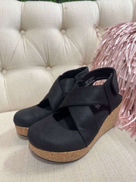 Corkys Case Closed wedges - Black
