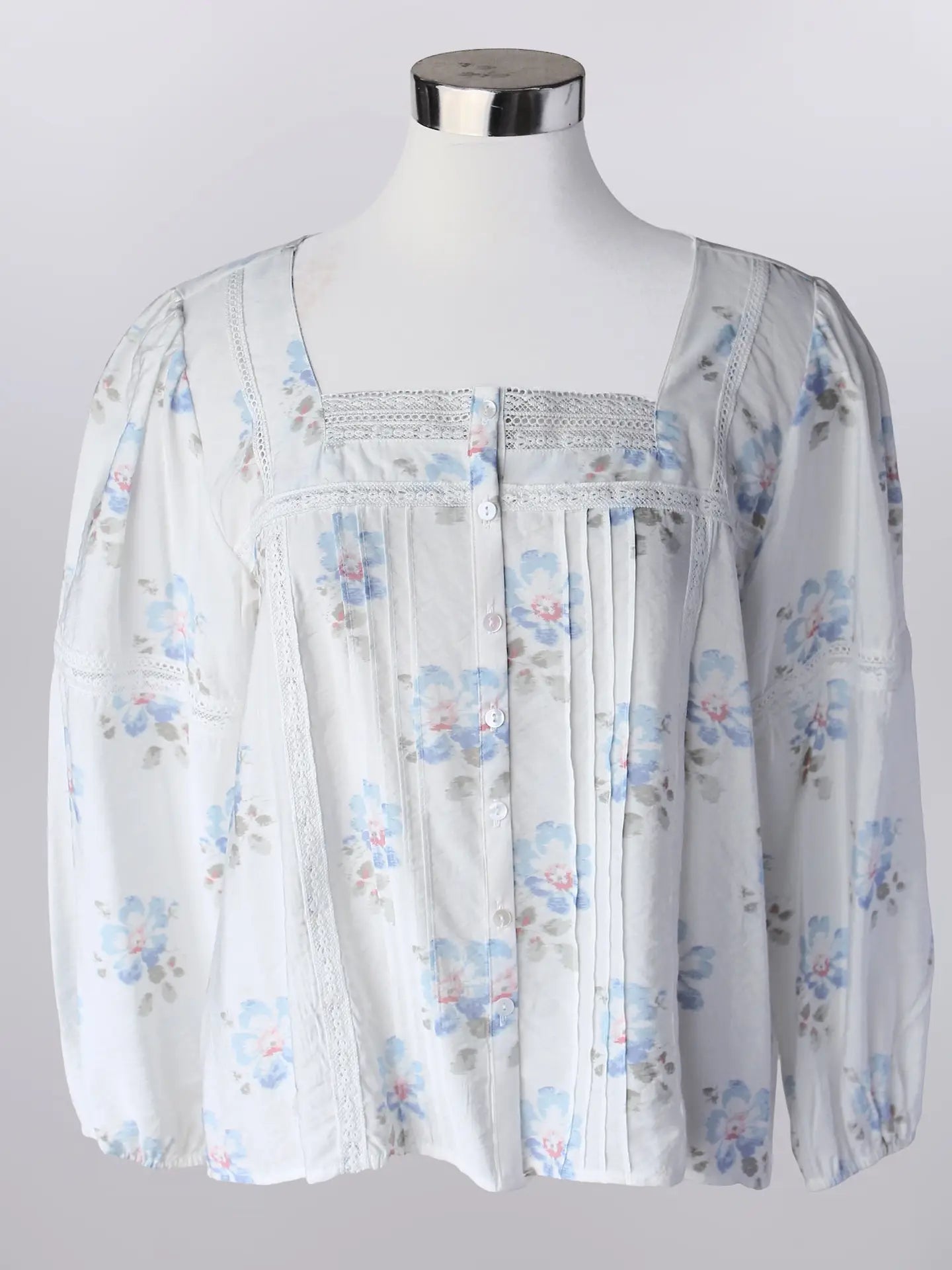 Keren Hart Watercolor Floral Button Blouse with Lace Details