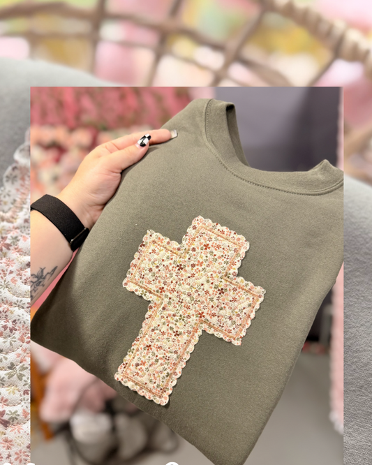 Appliqué embroidered cross w/ scalloped edges - sage